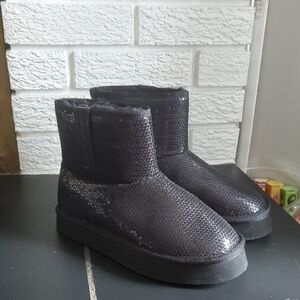 Juicy Couture Women's Glittery Black Soft Chic Girly Winter Ankle Boots Size 7